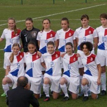 C1 spits Emma weer in O15. C1 spits Emma weer in O15.