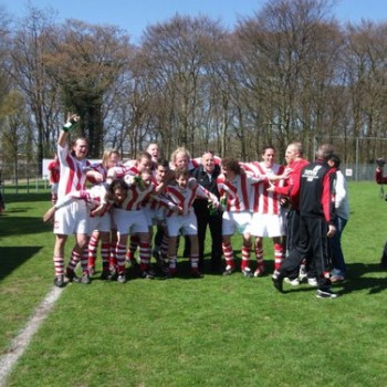 Geinoord 4 kampioen 2e klasse Geinoord 4 kampioen 2e klasse