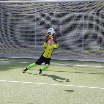 Een koude ochtend met een mooi potje voetbal! Een koude ochtend met een mooi potje voetbal!