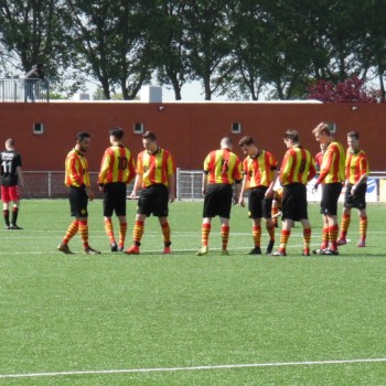 Hekelingen 2- Rozenburg 2: 1-0 (11 mei 2019) Hekelingen 2- Rozenburg 2: 1-0 (11 mei 2019)